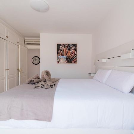 Comfortable 4-Bedroom Villa With Private Gardens Costa Adeje  Eksteriør bilde