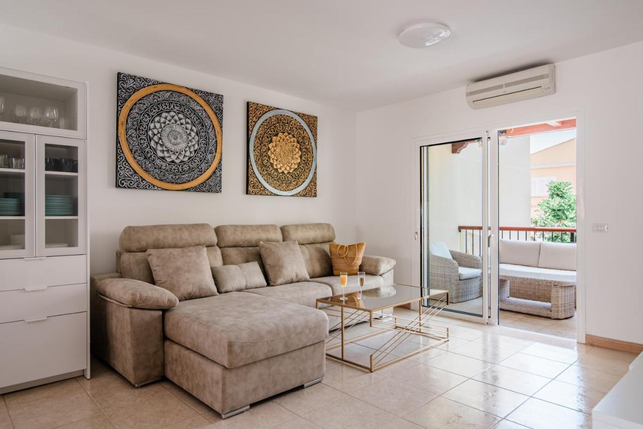 Comfortable 4-Bedroom Villa With Private Gardens Costa Adeje  Eksteriør bilde