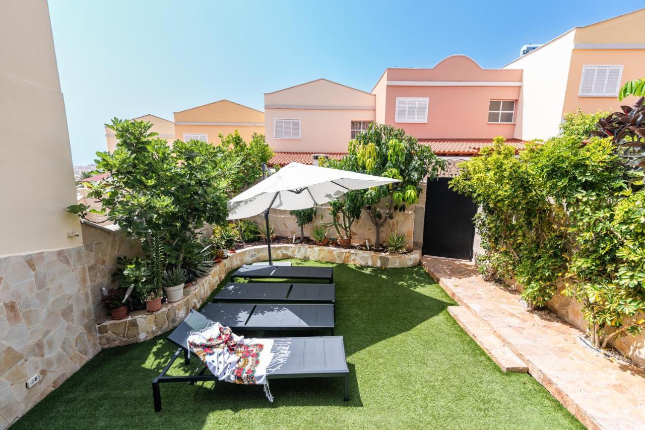 Comfortable 4-Bedroom Villa With Private Gardens Costa Adeje  Eksteriør bilde