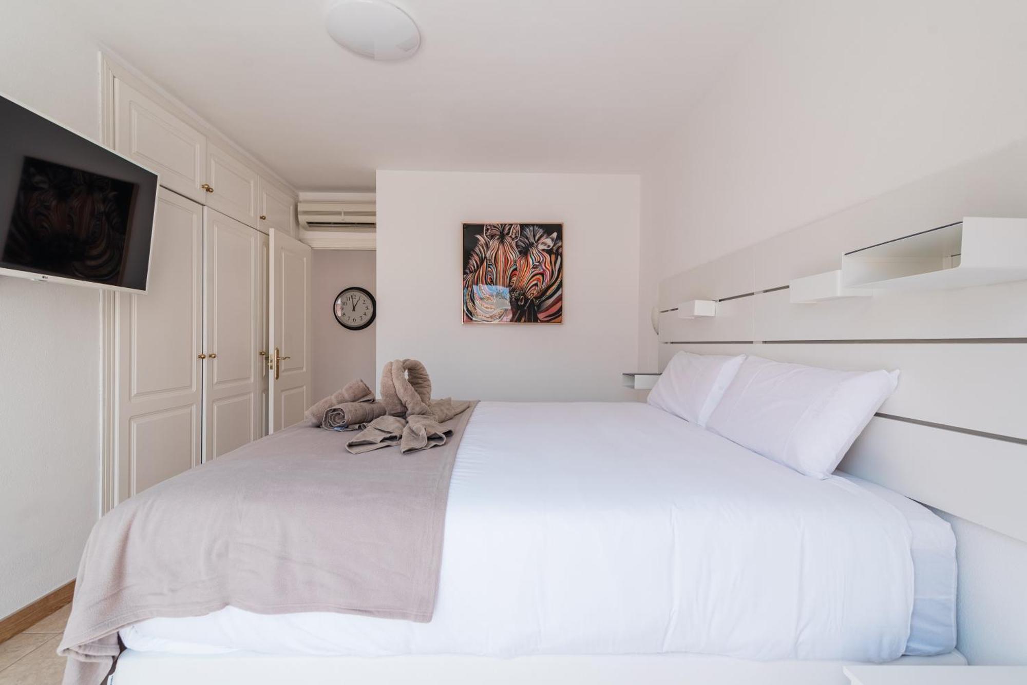 Comfortable 4-Bedroom Villa With Private Gardens Costa Adeje  Eksteriør bilde